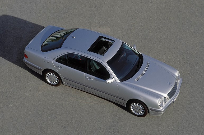 清水和夫が18年前のメルセデスe55 Amgを衝動買いした理由とは Carview 自動車情報サイト 新車 中古車 Carview