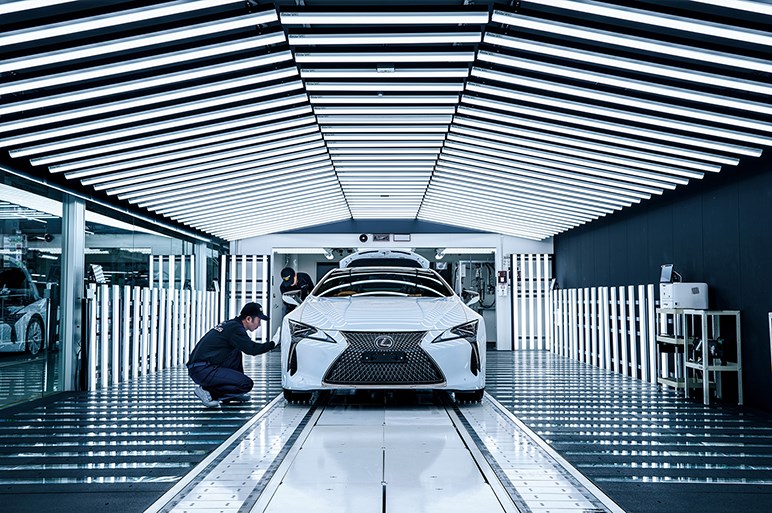 レクサスlc専用生産ラインで量産とは違う新たな試みを見た Carview 自動車情報サイト 新車 中古車 Carview