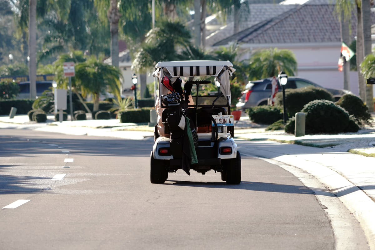 ゴルフカートが公道を走る アメリカの高齢者タウンで見た意外なモビリティ事情 Auto Messe Web 自動車情報サイト 新車 中古車 Carview