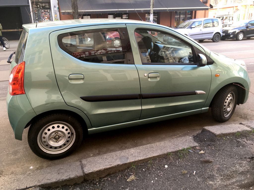名前は同じだけど 車体は別物 どことなくユーモラスなヨーロッパ版スズキ アルトを見かけて 外車王soken の写真 3ページ目 自動車情報サイト 新車 中古車 Carview