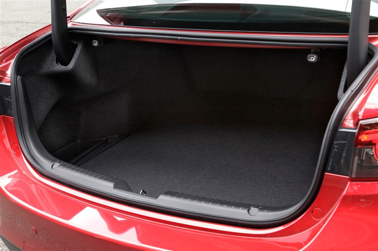 アテンザ ディーゼル改良モデルに試乗 好印象から一転 課題も見えた Carview 自動車情報サイト 新車 中古車 Carview