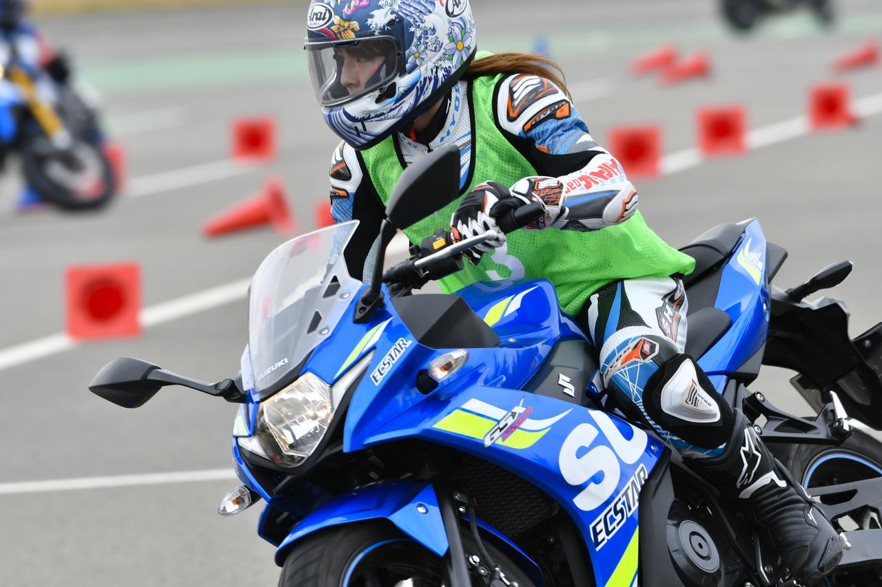 連載 もっと上手くなりたい 葉月美優のgsx250r Riding Diary 第12回 スズキ北川ライディングスクール In 竜洋 編 Webオートバイ 自動車情報サイト 新車 中古車 Carview
