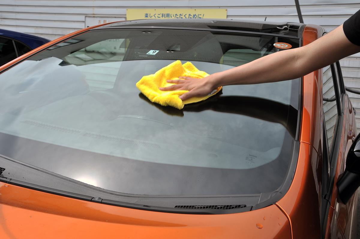 最悪ガラスが割れたりボディにシミも 夏が洗車に不向きな理由と注意点３つ Web Cartop 自動車情報サイト 新車 中古車 Carview