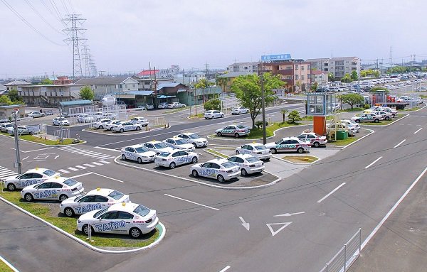 送りハンドル クロスハンドル ハンドルの回し方はどっちがいい ベストカーweb 自動車情報サイト 新車 中古車 Carview