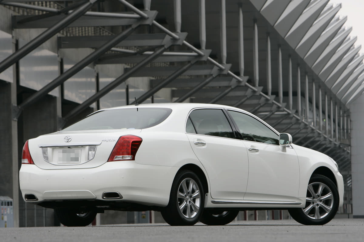 平成の国産高級セダン価格が暴落 100万円で手に入るオススメ中古車５選 Auto Messe Web 自動車情報サイト 新車 中古車 Carview