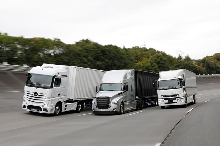 三菱ふそう新型 スーパーグレート とダイムラートラックの2台に試乗 日本欧州北米の最新トラックってどんな感じ Carview 自動車情報サイト 新車 中古車 Carview