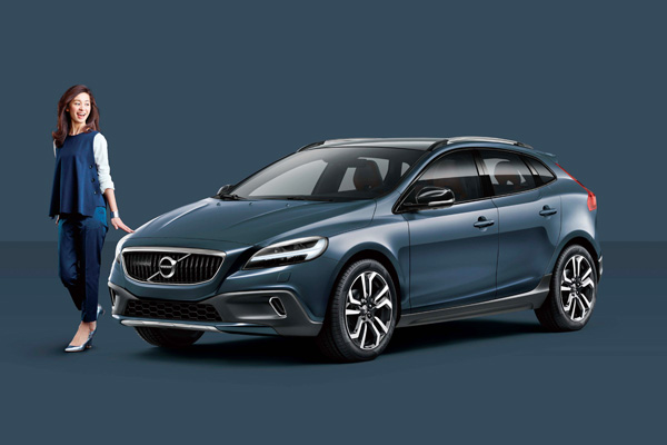 ボルボ カリスマモデルがプロデュースするv40クロスカントリーの限定車 Auto Prove 自動車情報サイト 新車 中古車 Carview