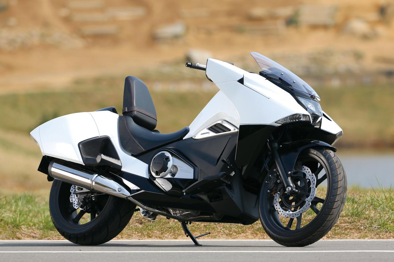独創的なデザインと新感覚のライディングフィールでオートバイの新しい価値を創る Honda Nm4 01 02 14年 Webオートバイ 自動車情報サイト 新車 中古車 Carview