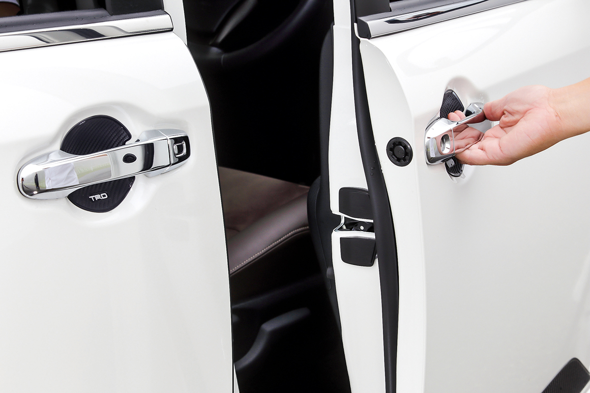 試してみた ドア開口部の密着度を高める ドアスタビライザー の効果とは Auto Messe Web 自動車情報サイト 新車 中古車 Carview