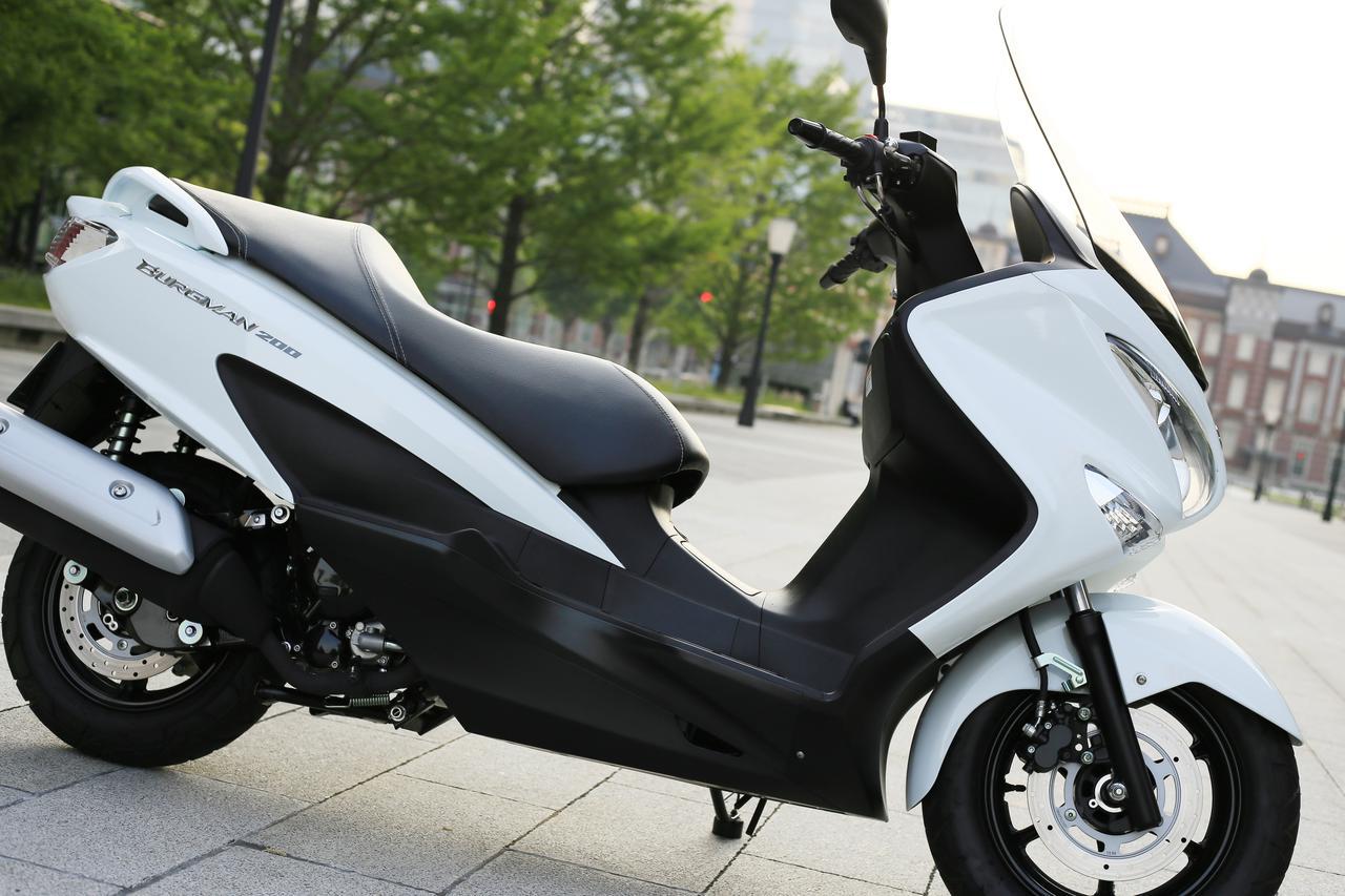 150ccのバイクより スズキの200ccスクーター バーグマン200 をおすすめしたくなる２つの とは Suzki Burgman200 試乗インプレ 2 Webオートバイ 自動車情報サイト 新車 中古車 Carview