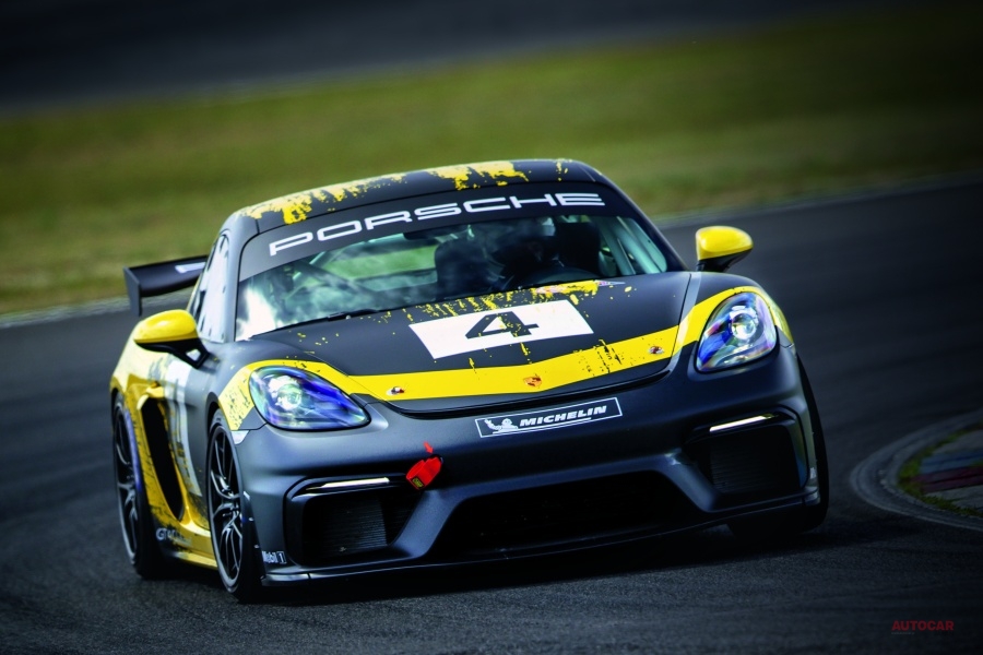グループcカー並みの速さ ポルシェ718ケイマンgt4 クラブスポーツへ試乗 Autocar Japan 自動車情報サイト 新車 中古車 Carview