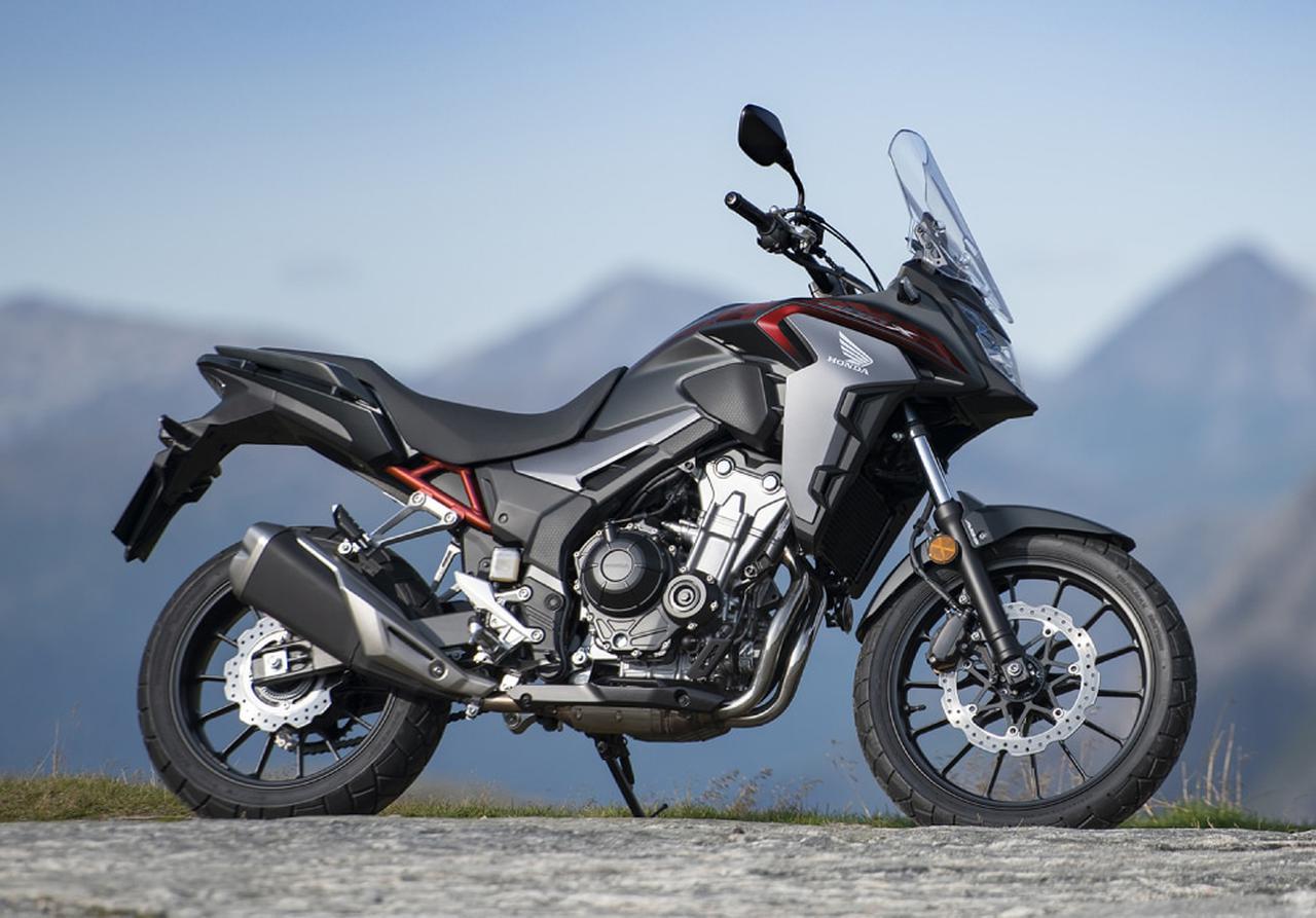 ホンダ 400x の年モデルが7月31日に発売 カラーバリエーションは黒と白 あなたはどっちの色が好き Webオートバイ 自動車情報サイト 新車 中古車 Carview