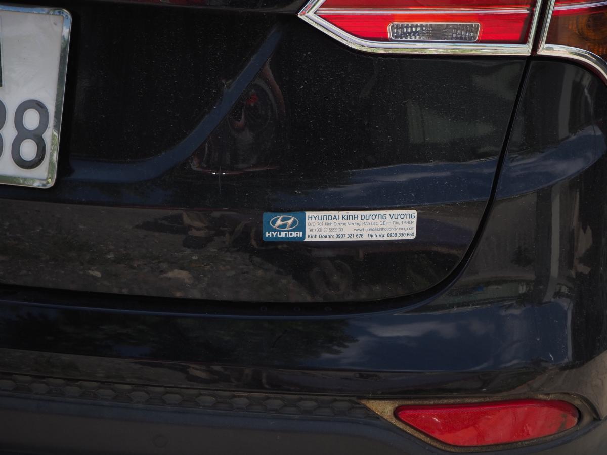 クルマのディーラーステッカーに電話番号 ベトナムのちょっと変わったステッカー事情 Web Cartop の写真 4ページ目 自動車情報サイト 新車 中古車 Carview