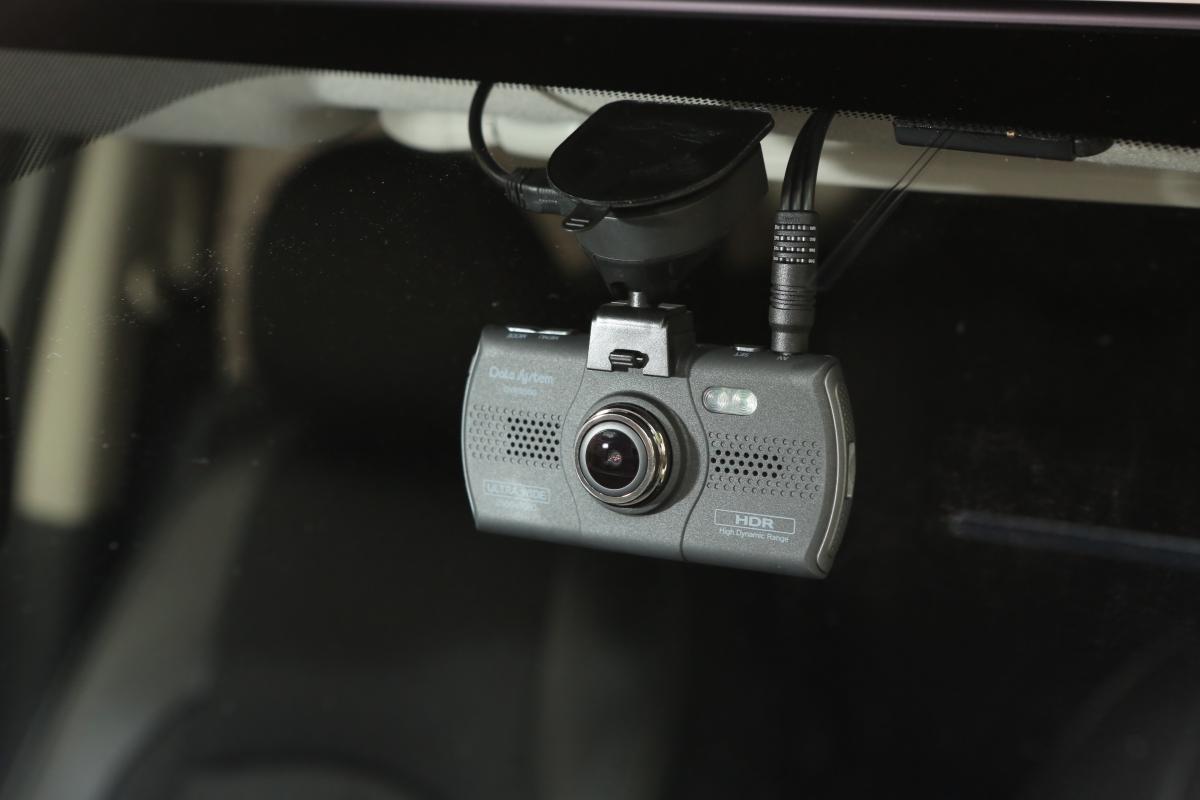 ドライブレコーダーの取付位置に注意 場所によっては違法のケースも Web Cartop 自動車情報サイト 新車 中古車 Carview