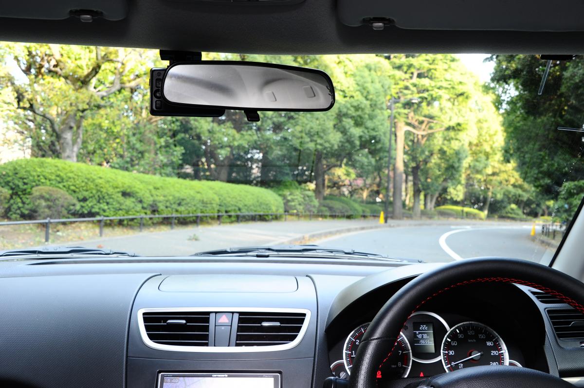 ドライブレコーダーの取付位置に注意 場所によっては違法のケースも Web Cartop 自動車情報サイト 新車 中古車 Carview