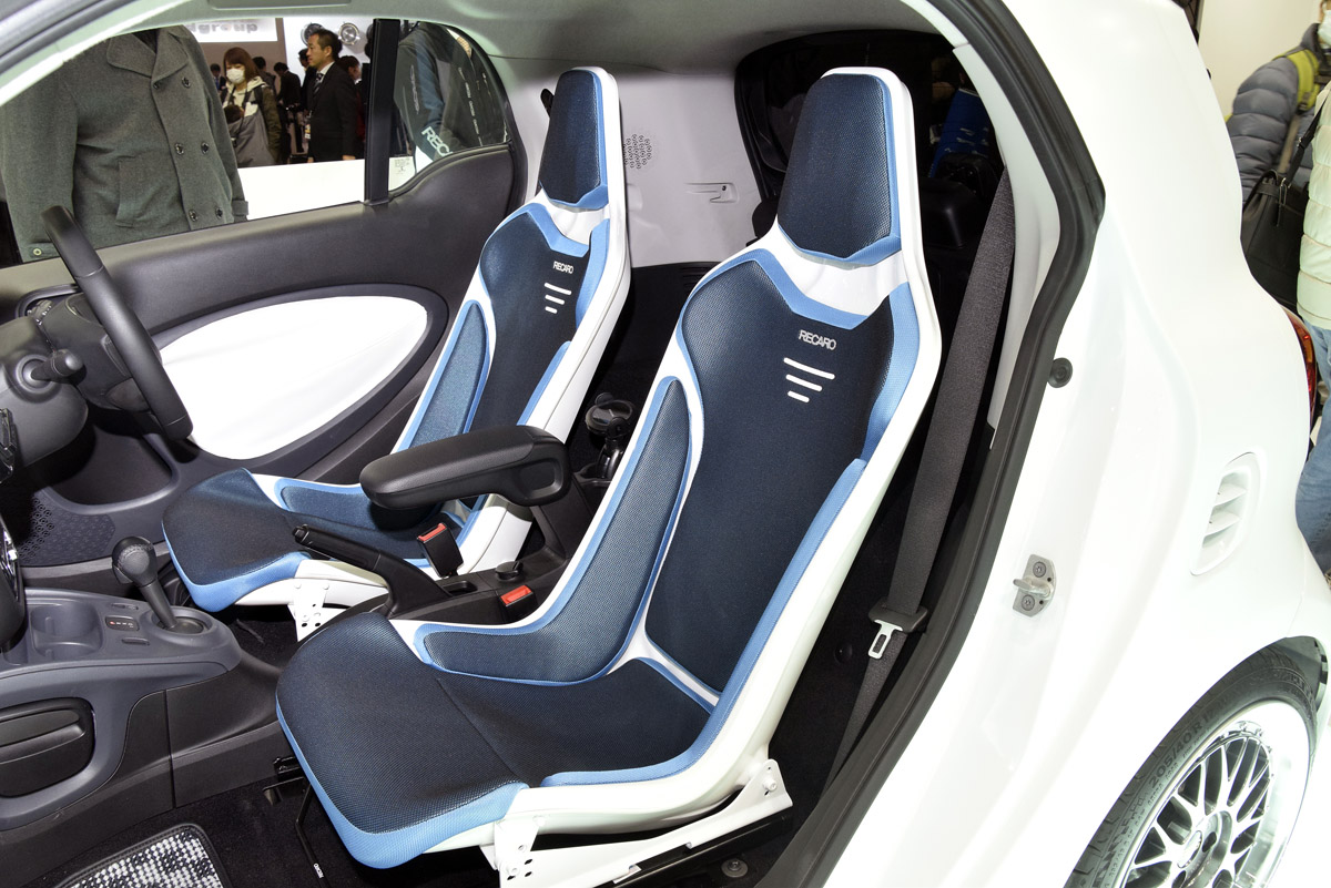 Recaroからフルバケットシートの概念を変える新発想なモデル Auto Messe Web 自動車情報サイト 新車 中古車 Carview