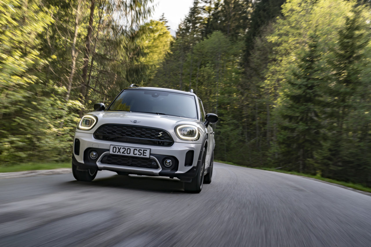 Mini カントリーマンがマイナーチェンジ Miniの30 を占める人気suvの商品力をさらに強化 Genroq Web 自動車情報サイト 新車 中古車 Carview