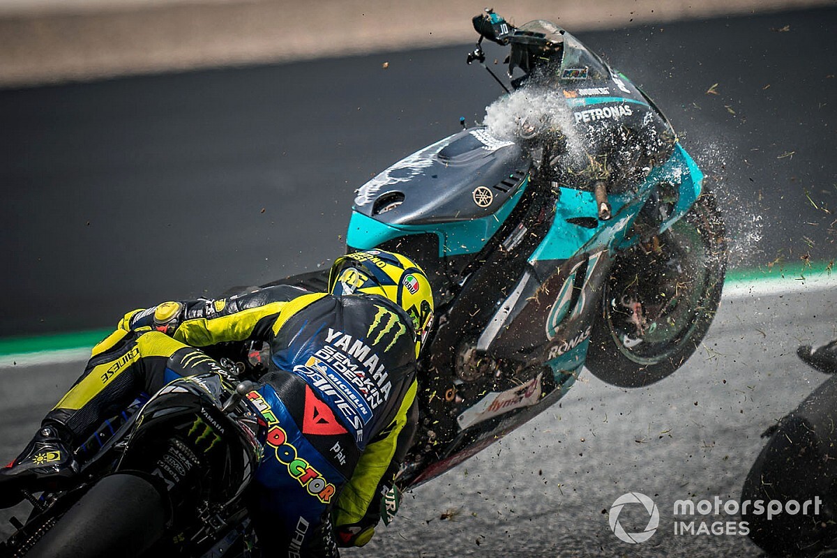 Motogp 今のmotogpライダーはアグレッシブ過ぎる 間一髪で大クラッシュ避けたバレンティーノ ロッシ 苦言呈す Motorsport Com 日本版 自動車情報サイト 新車 中古車 Carview