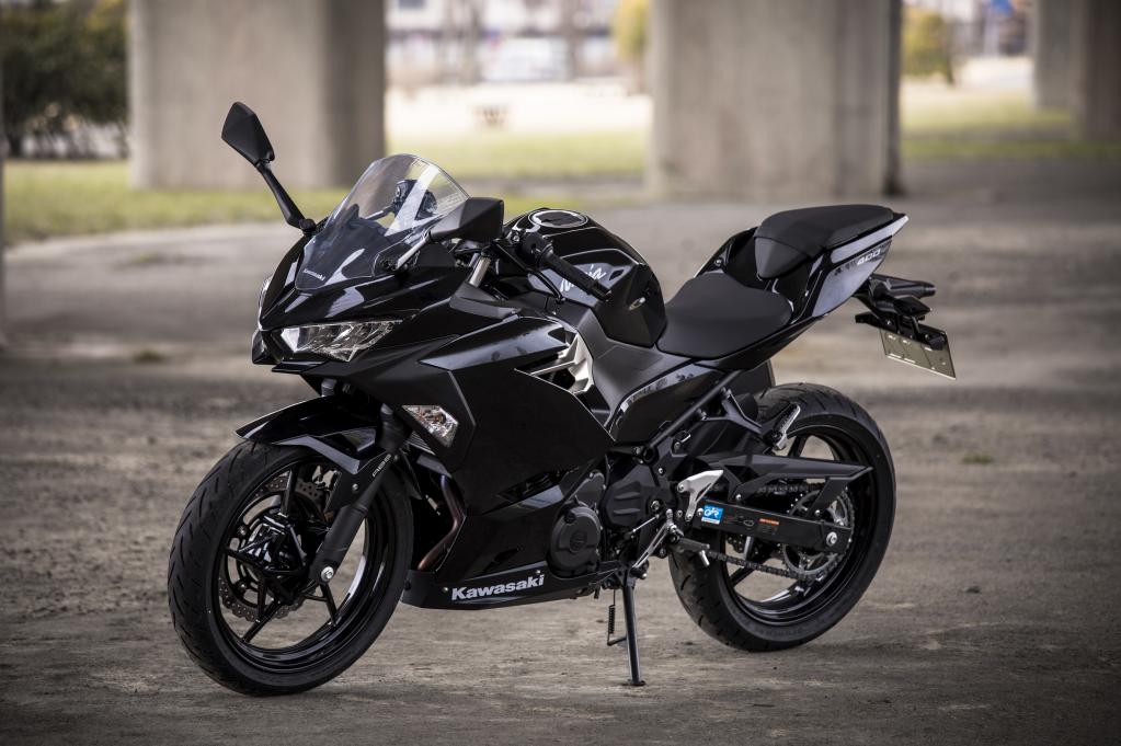 カワサキ ニンジャ400はなぜ人気 Cbr400rとyzf R3と比べてみた 400cc比較 Motorfan の写真 2ページ目 自動車情報サイト 新車 中古車 Carview