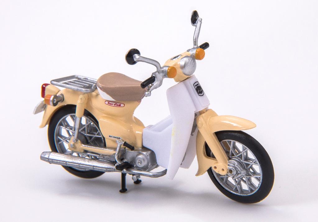 手のひらで愛でる かわいいスーパーカブを発見 Aoshima カプセルトイ 1 32 スーパーカブ コレクション色替えバージョン Motorfan の写真 8ページ目 自動車情報サイト 新車 中古車 Carview