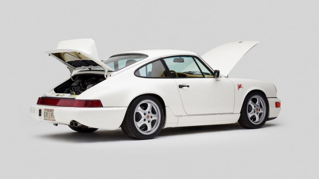 ポルシェとエメ レオン ドレのコラボによる タイプ964がnyのファッションウィークに登場 Genroq Web 自動車情報サイト 新車 中古車 Carview