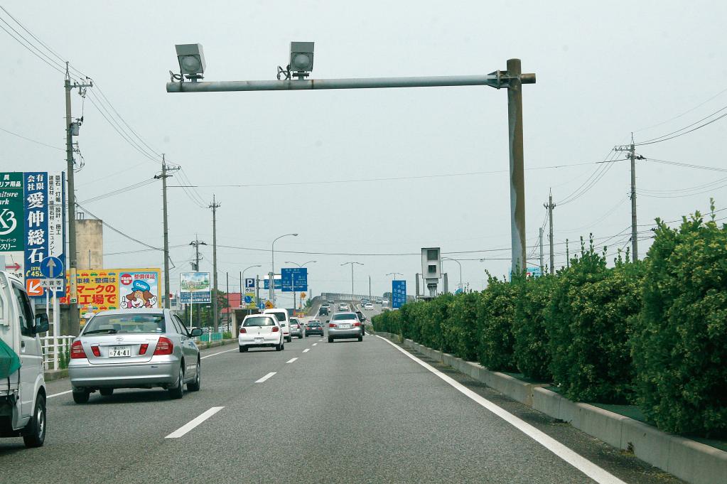 スピード違反取締りのレーダー照射 警報解除 絶滅間近の旧型レーダー式自動速度取締装置 R型オービス はすでにほとんどダミーの噂あり 交通取締情報 Motorfan の写真 2ページ目 自動車情報サイト 新車 中古車 Carview