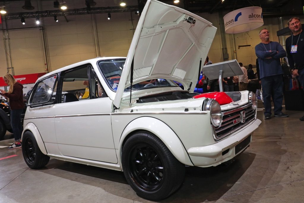 ホンダのnコロ N600 にvfr800のパワートレインを移植 笑撃のエンジンルームを見よ Sema Show 19 Web Option 自動車情報サイト 新車 中古車 Carview