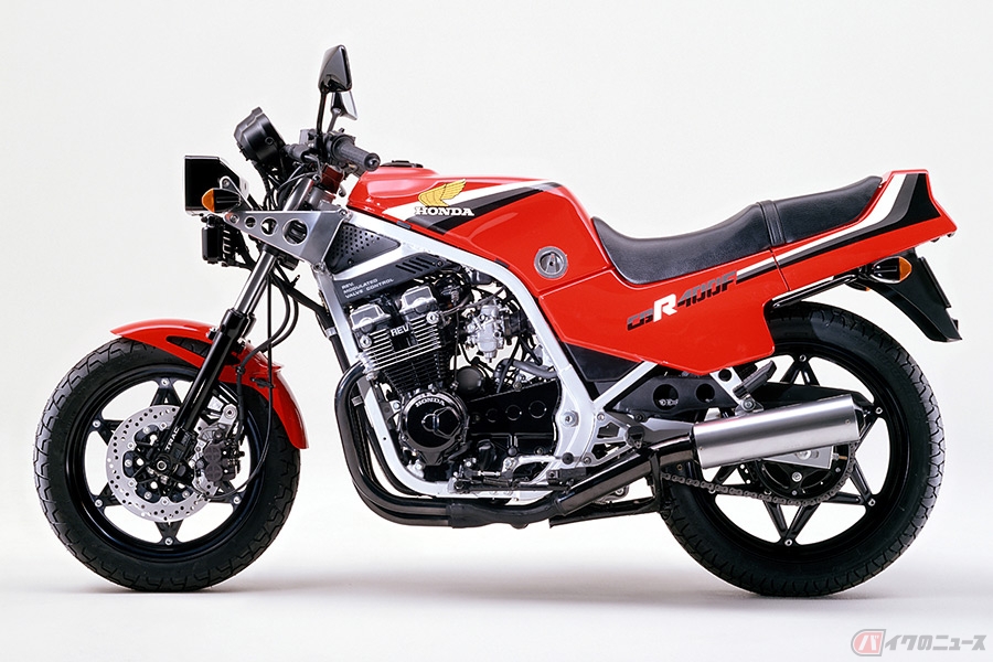 嗚呼 ホンダ Cb400スーパーフォア 日本2輪メーカーの400クラスでライバル不在となった4気筒エンジンに乗る バイクのニュース 自動車情報サイト 新車 中古車 Carview