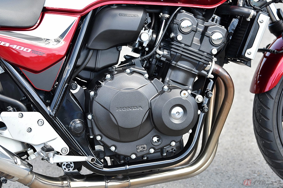 嗚呼 ホンダ Cb400スーパーフォア 日本2輪メーカーの400クラスでライバル不在となった4気筒エンジンに乗る バイクのニュース 自動車情報サイト 新車 中古車 Carview