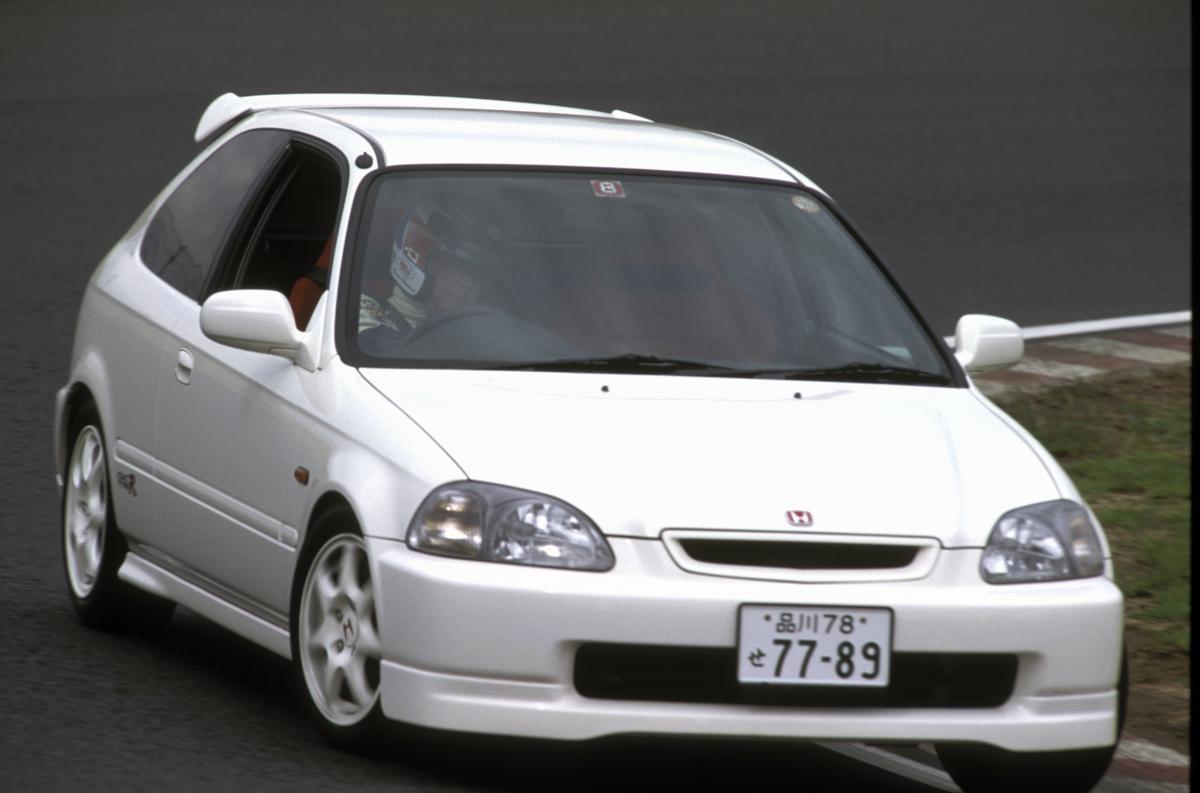 ガンダム世代感涙 これぞ機械 これぞメカ な男臭さ満点のクルマ３選 Web Cartop 自動車情報サイト 新車 中古車 Carview