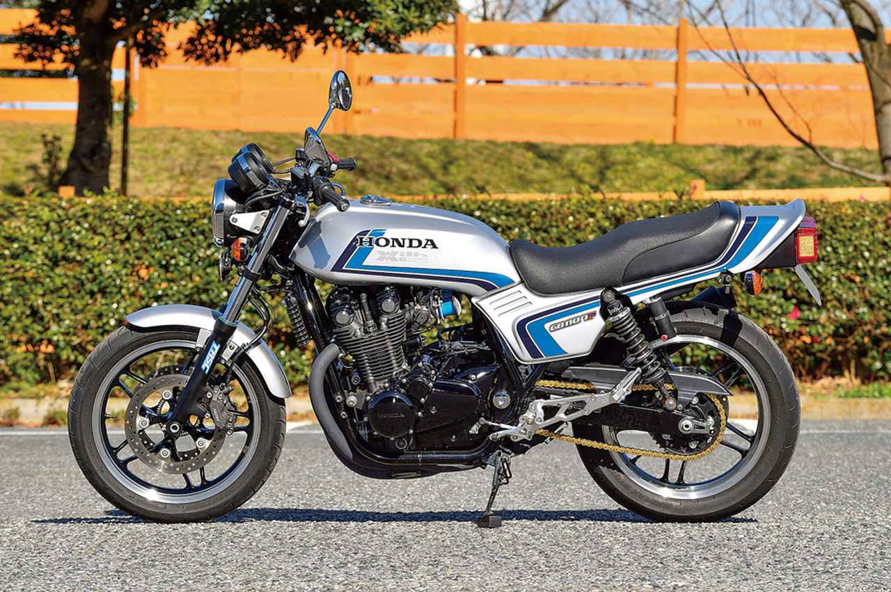 ウィズミーcb1100 Project F ホンダcb1100 名車fのイメージを現代に復活させるコンプリート車 Heritage Legends Webオートバイ 自動車情報サイト 新車 中古車 Carview