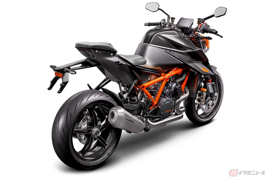排気量1301ccの水冷vツインエンジンを搭載するktmのハイパーネイキッドバイクが扱いやすい 年型 1290スーパーデュークr に乗る バイクのニュース の写真 14ページ目 自動車情報サイト 新車 中古車 Carview