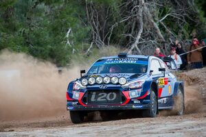 WRC：第12戦スペインのシェイクダウンでヌービルのマシンが横転。オジエ最速、トヨタ2番手