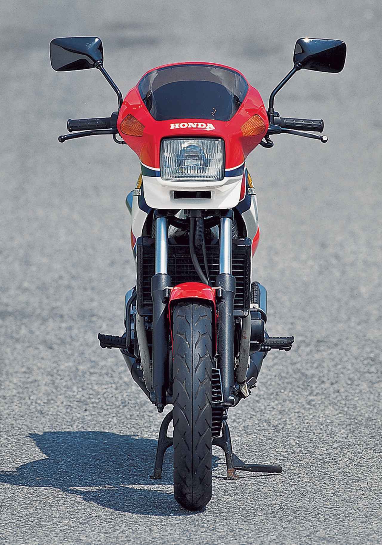 心に残る日本のバイク遺産 フレディ スペンサーをカタログに起用したホンダの2ストv型3気筒 Honda Mvx250f 19年 2サイクル250cc史 編 Webオートバイ の写真 7ページ目 自動車情報サイト 新車 中古車 Carview