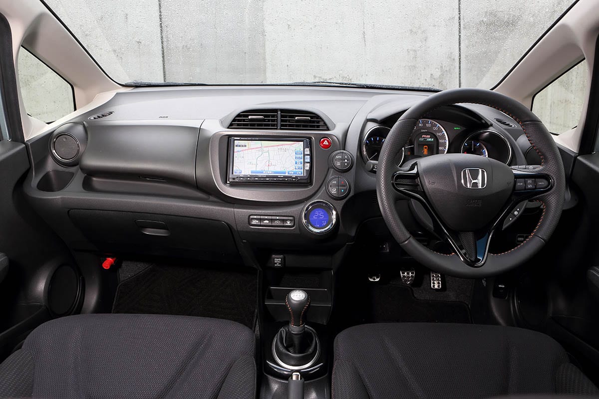 ハイブリッド充実 ホンダ Fitフィットge系後期 12年5月 13年9月 中古車選びに役立つ 当時モノ 新車レビュー スタイルワゴン ドレスアップナビ 自動車情報サイト 新車 中古車 Carview