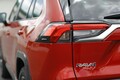 トヨタ「RAV4 PHV」と三菱「アウトランダー PHEV」の思想の違いとは？