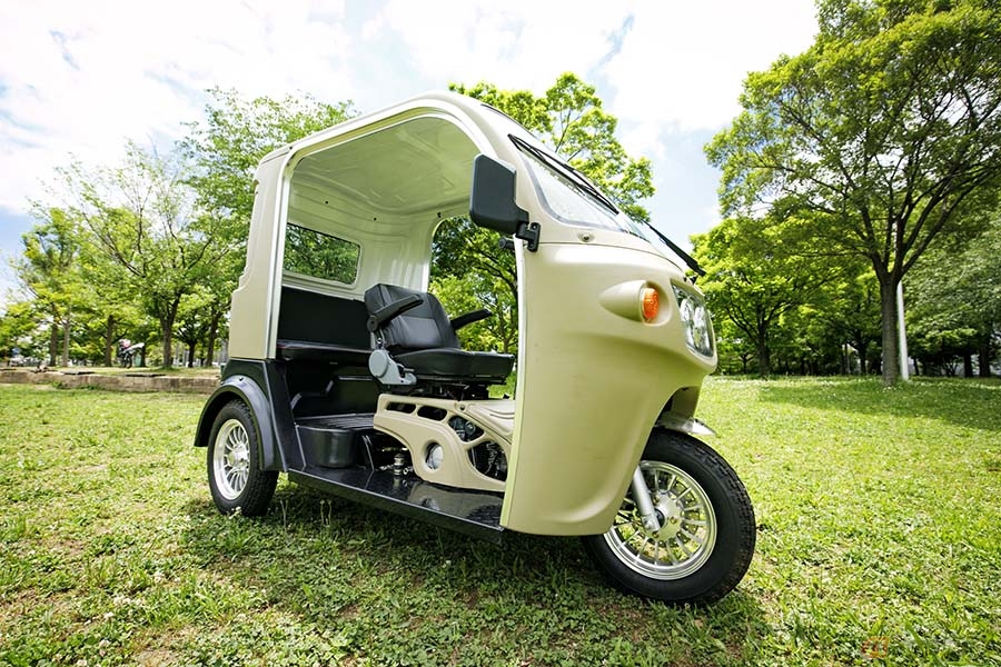 普通自動車免許で運転できる125ccトライク Aptrikes125 国内バイク市場の起爆剤になりえるか バイクのニュース の写真 5ページ目 自動車情報サイト 新車 中古車 Carview