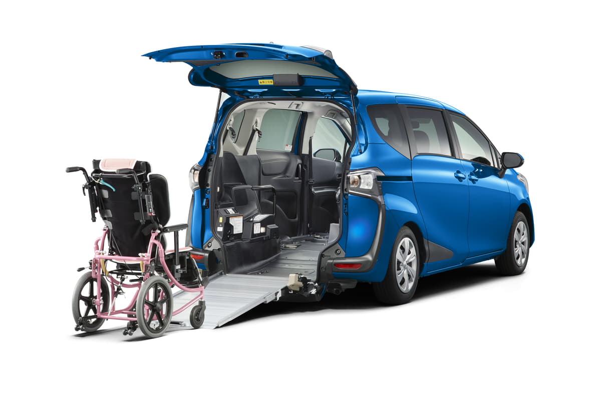人気の５ナンバー福祉車両比較 トヨタ シエンタとホンダ フリードの違いとは Auto Messe Web 自動車情報サイト 新車 中古車 Carview