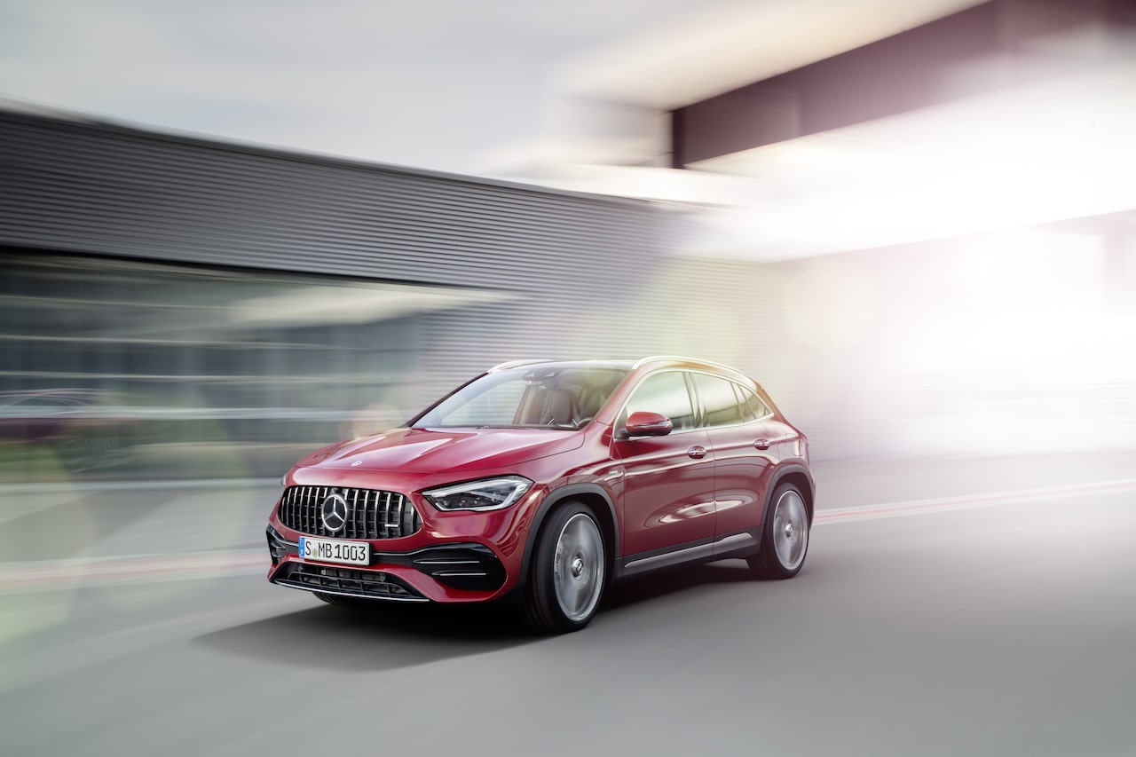 2代目新型メルセデス ベンツgla Amg 35 シリーズを本国で同時発表 アファルターバッハ発のエントリーsuv Genroq Web 自動車情報サイト 新車 中古車 Carview