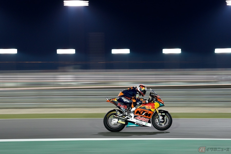 長島哲太選手日本人ライダーとして2年7ヶ月ぶりにmotogp軽量クラス初優勝 バイクのニュース の写真 9ページ目 自動車情報サイト 新車 中古車 Carview