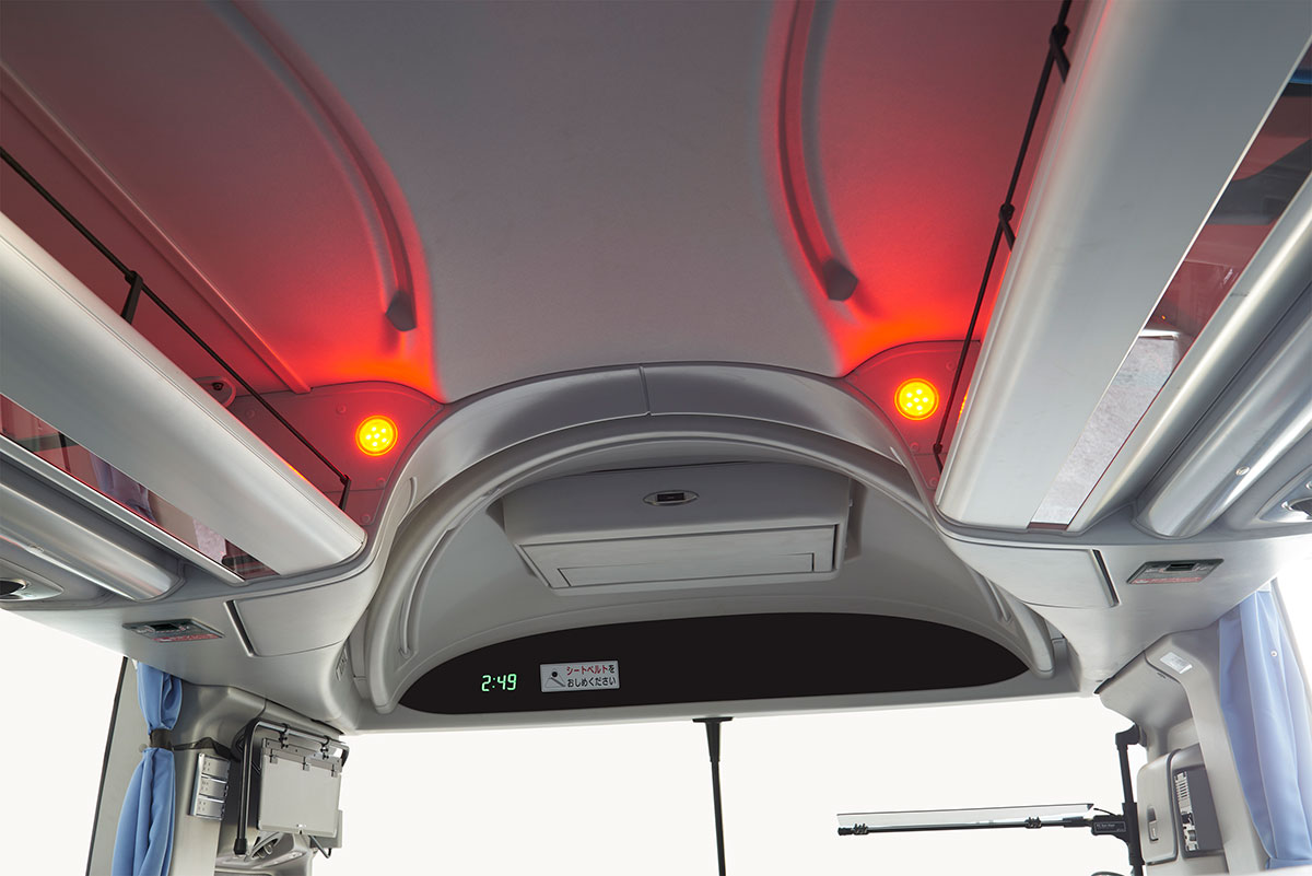 日野自動車、商用車世界初のドライバー異常時対応システムを標準搭載した大型バス「セレガ」改良発売