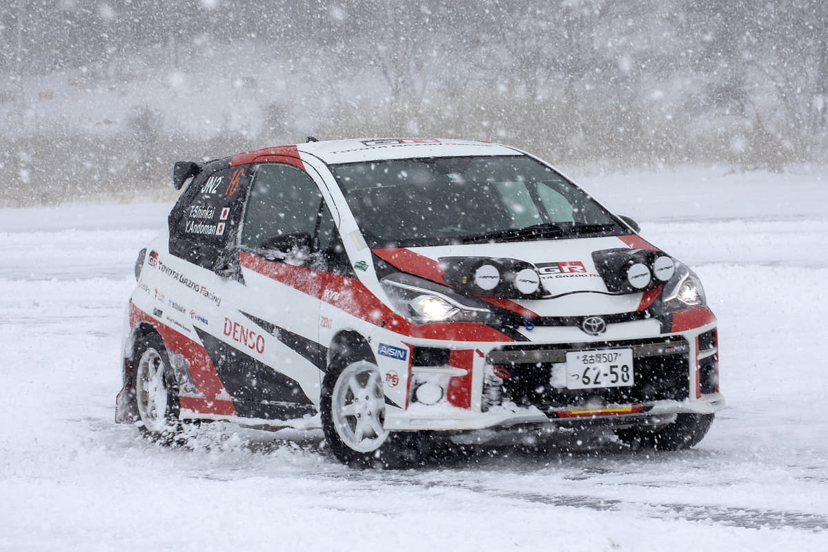 氷の張った湖上で体験 氷上走行 で運転が劇的に上手くなるワケ Auto Messe Web 自動車情報サイト 新車 中古車 Carview