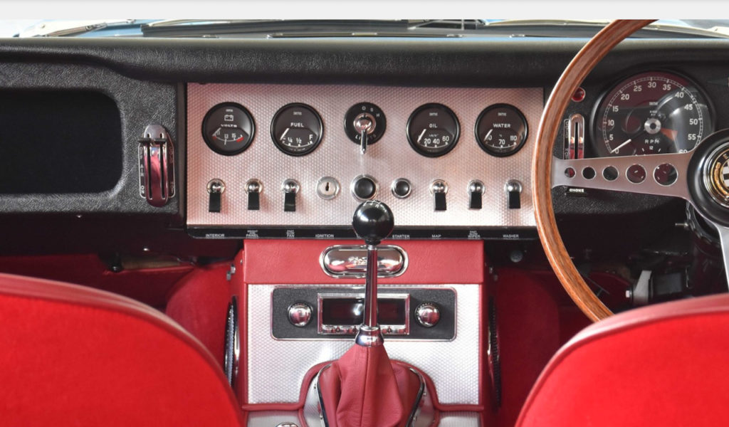 納屋から発見された1964年製ジャガーeタイプ 英国のスペシャリストによりレストア完了 Genroq Web 自動車情報サイト 新車 中古車 Carview