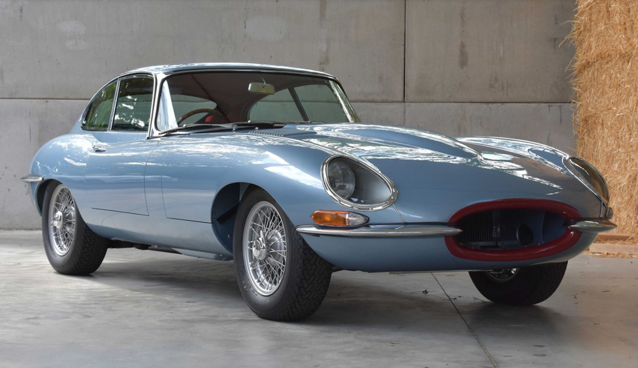 納屋から発見された1964年製ジャガーeタイプ 英国のスペシャリストによりレストア完了 Genroq Web 自動車情報サイト 新車 中古車 Carview
