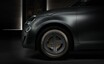 フィアット、新型500の電気自動車を初披露。アルマーニやブルガリとのコラボモデルも登場